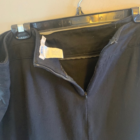 Adorable black skirt, sz18 - Picture 4 of 4